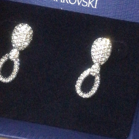 New in box Authentic Swarovski earrings crystal - Picture 2 of 2